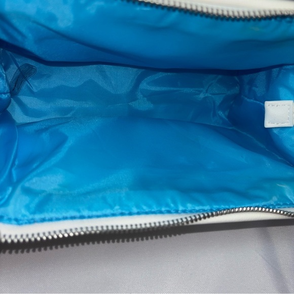 Rodan + Fields White PU Women's Cosmetics Travel Toiletry Bag - Picture 4 of 13